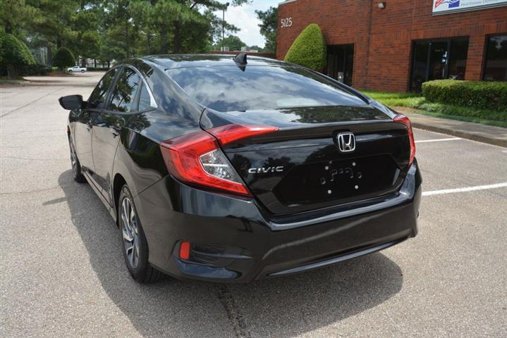 2018 Civic EX image 9