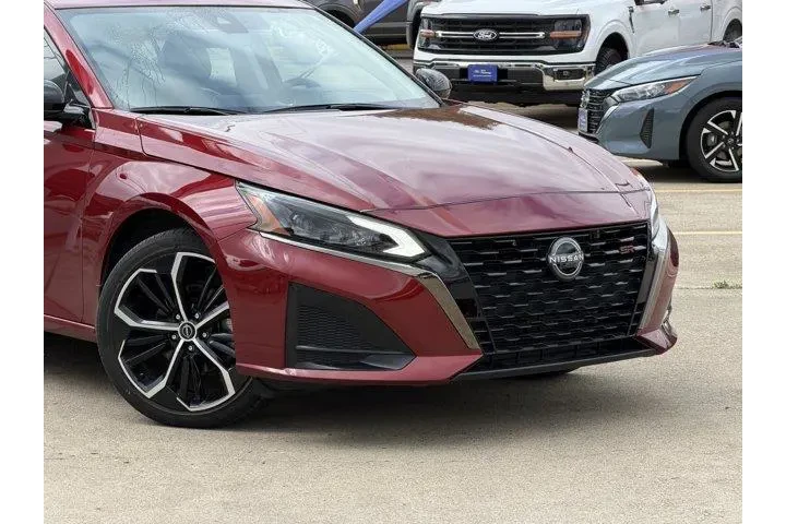 $24876 : Nissan Altima 2024 AWD 2.5 S image 2