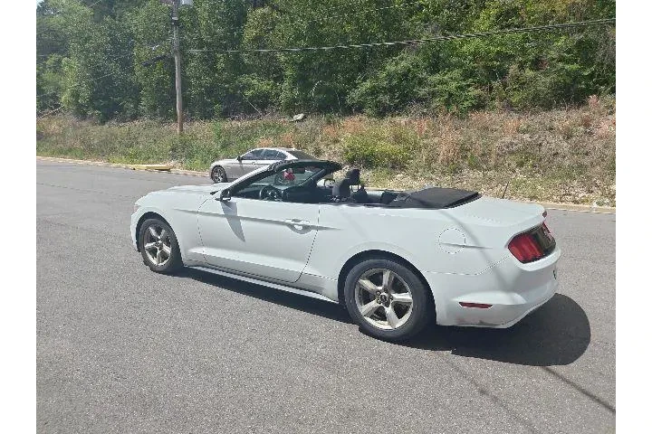 $10990 : Ford Mustang 2015 V6 2dr Con image 4