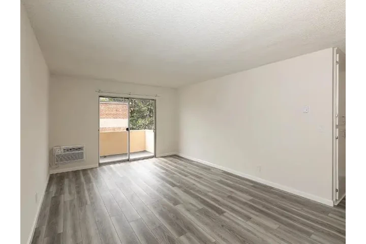 $1100 : APTO EN EL CENTRO DE L.A image 7