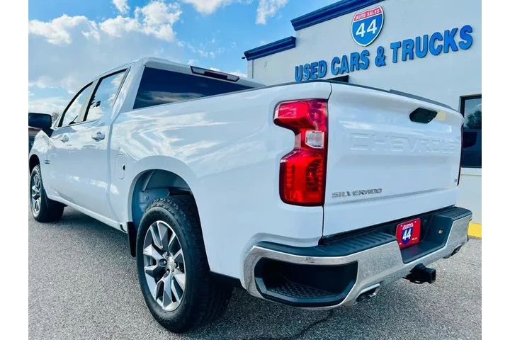 $31995 : 2021 Silverado 1500 LT Crew C image 5