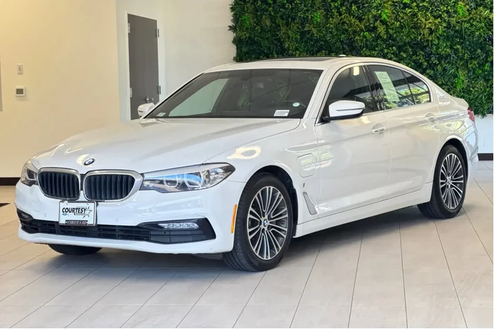 $19138 : BMW 5 Series 2018 AWD 530e x image 8