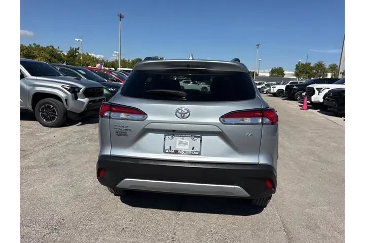 $23888 : Toyota Corolla Cross 2024 LE image 4