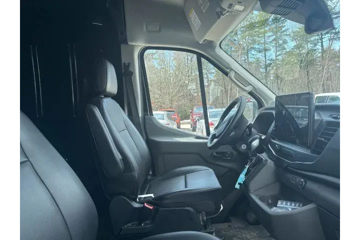 $34558 : Ford Transit 2023 150 3dr SW image 4