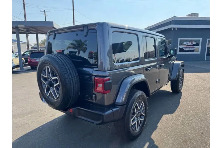 $39998 : 2025 Wrangler Sahara image 6