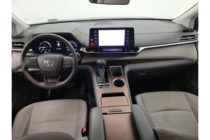$37998 : Toyota Sienna 2024 LE 8-Pass image 9
