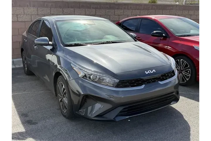 $17988 : Kia Forte 2023 LXS 4dr Sedan image 5