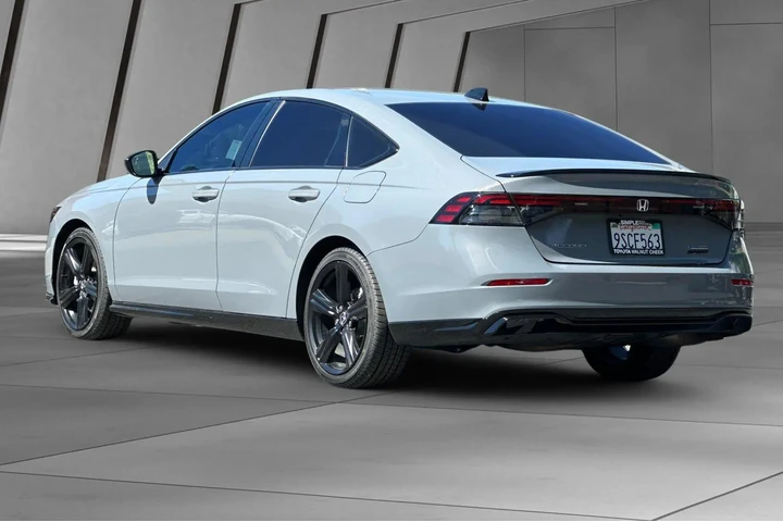 $29500 : Honda Accord Hybrid 2025 Spo image 10