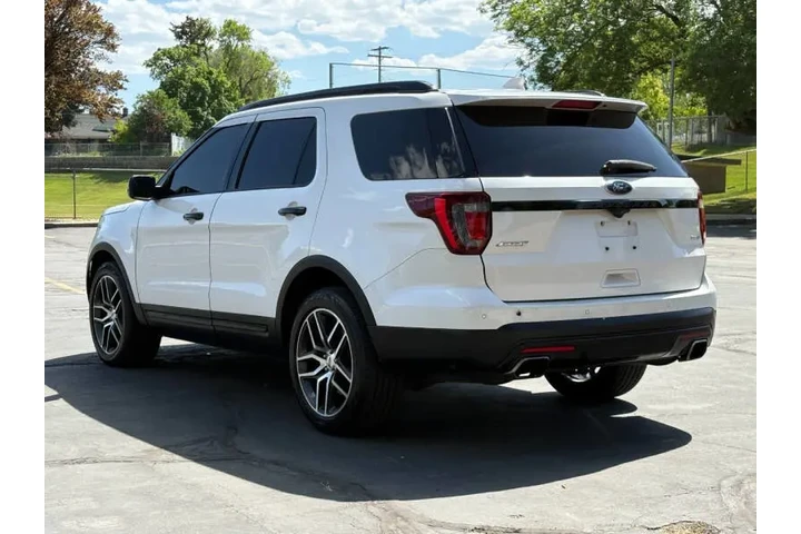 $9900 : 2016 Explorer Sport image 4