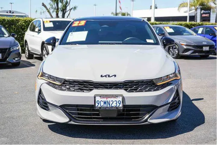 $22000 : Kia K5 2023 GT-Line 4dr Seda image 2