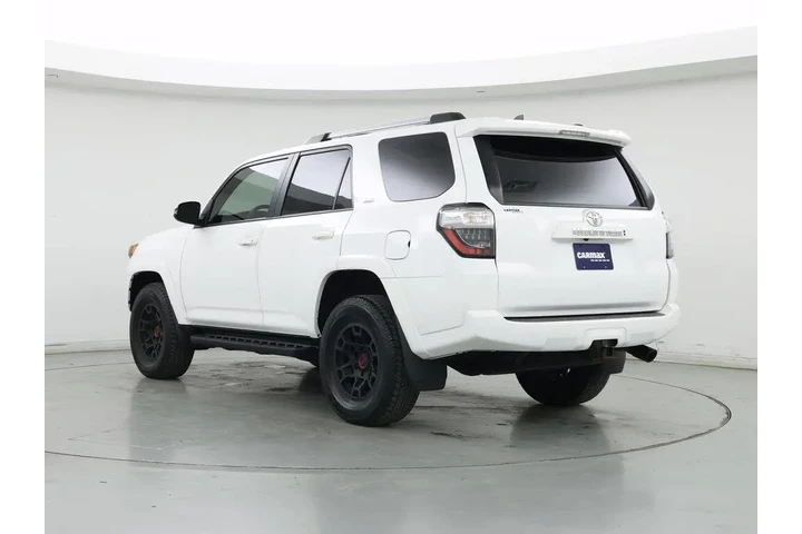 $39998 : Toyota 4Runner 2022 4x4 SR5 image 2