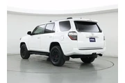 $39998 : Toyota 4Runner 2022 4x4 SR5 thumbnail