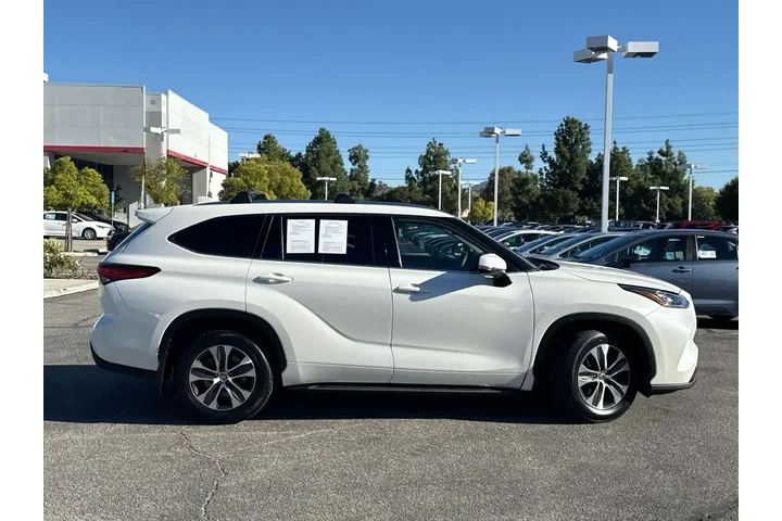 $30980 : Toyota Highlander 2020 XLE 4 image 3