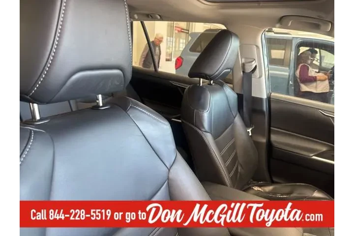 $27810 : Toyota RAV4 2024 XLE Premium image 10