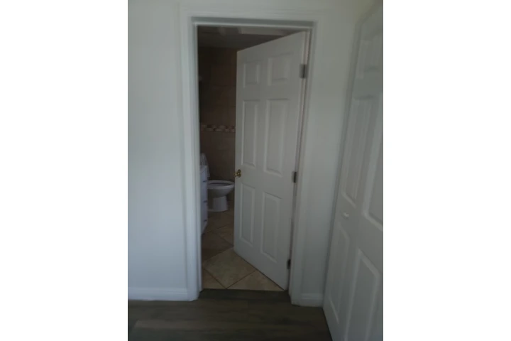 $8 : Renta image 3