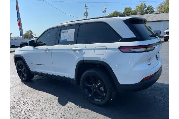 $31988 : Jeep Grand Cherokee 2023 4x4 image 4