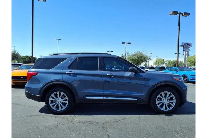 $26080 : Ford Explorer 2021 AWD XLT 4 image 7