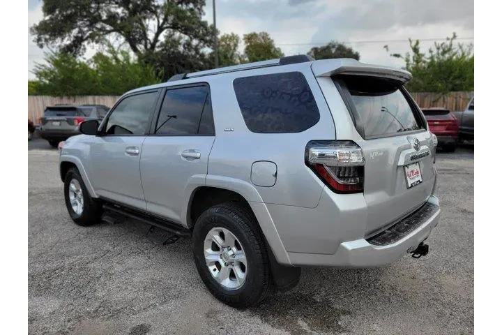 $26800 : Toyota 4Runner 2022 4x2 SR5 image 5