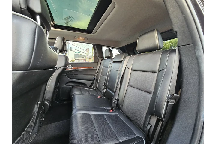 $9495 : 2011 Grand Cherokee Overland image 8