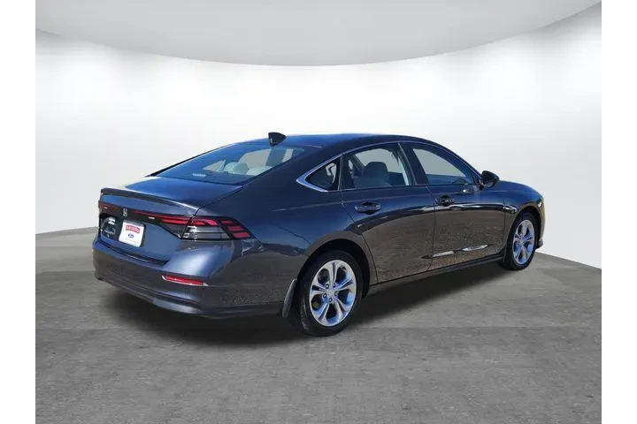 $25200 : Honda Accord 2024 LX 4dr Sed image 4