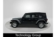 $24996 : Jeep Wrangler Unlimited 2021 thumbnail