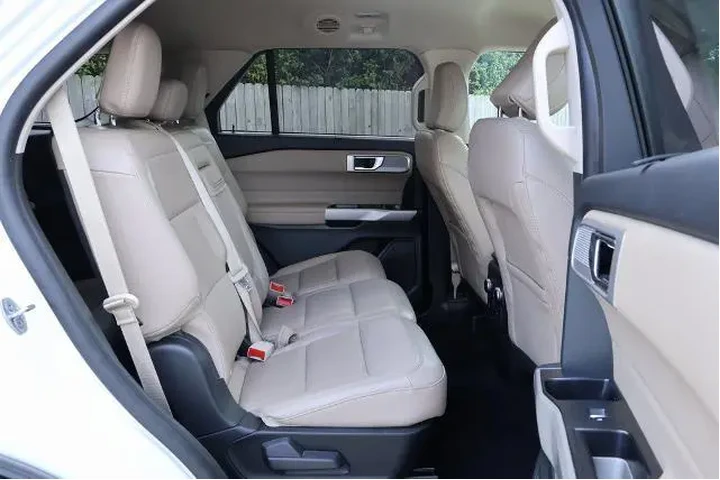 $27399 : Ford Explorer 2024 Limited 4 image 10
