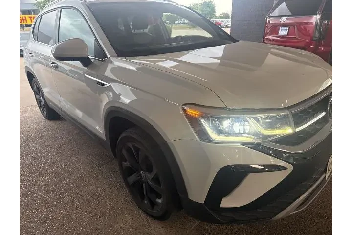 $18778 : Volkswagen Taos 2022 SEL 4dr image 6