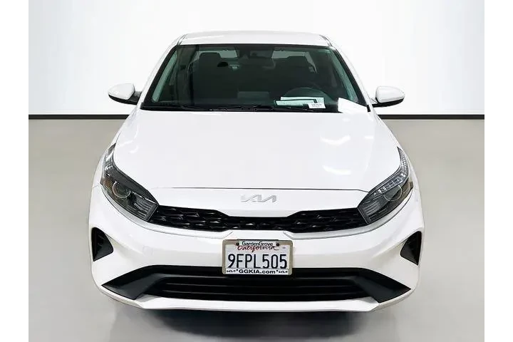 $17979 : Kia Forte 2023 LXS 4dr Sedan image 2