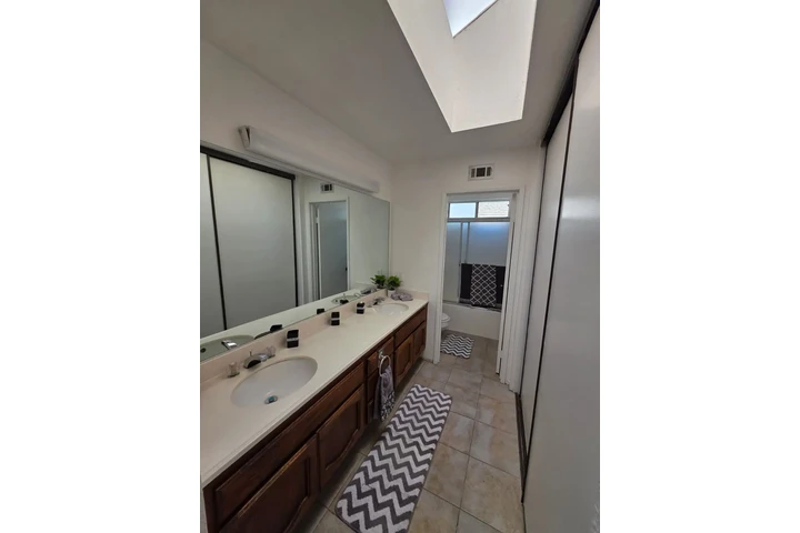 $3390 : CASA DE ESTILO Y AMPLIA 4+3 image 9