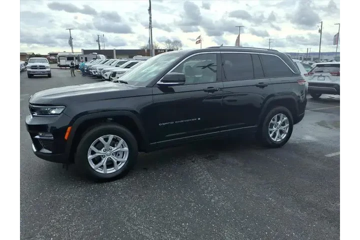 $33995 : Jeep Grand Cherokee 2024 4x4 image 3