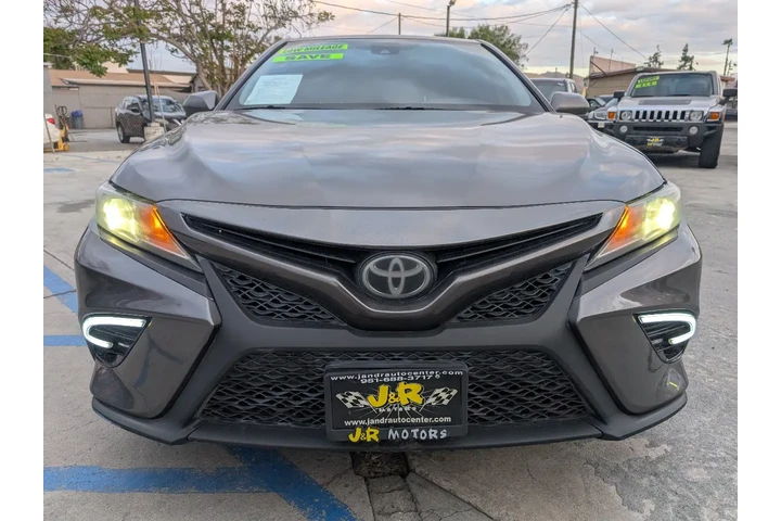 $21995 : 2020 Camry SE image 2