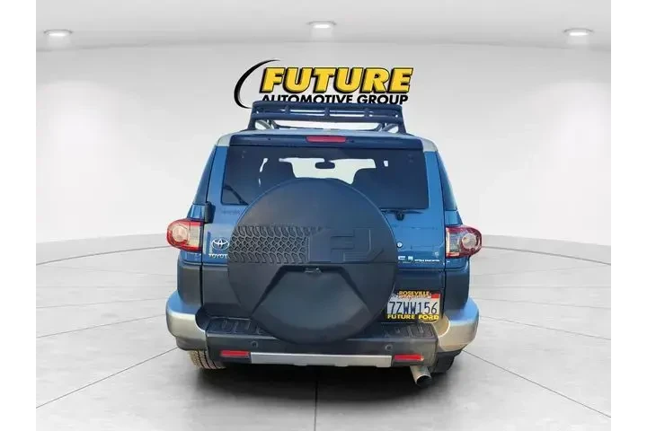 $25997 : Toyota FJ Cruiser 2013 4x4 4 image 4