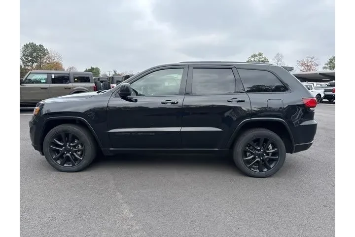 $25688 : Jeep Grand Cherokee 2021 4x4 image 2