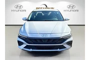 $18340 : Hyundai ELANTRA 2024 SEL 4dr thumbnail