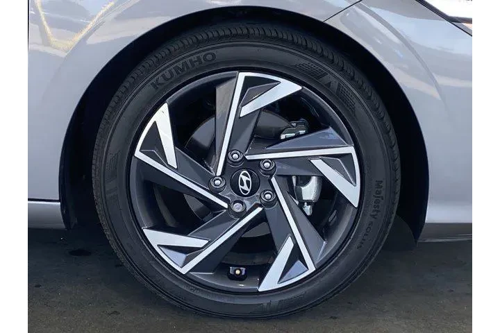 $22991 : Hyundai ELANTRA 2024 SEL 4dr image 5