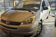 $2950 : Vendo toyota sienna thumbnail