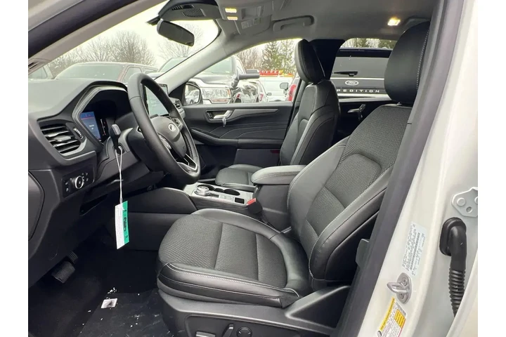 $25000 : Ford Escape Plug-In Hybrid 2 image 10