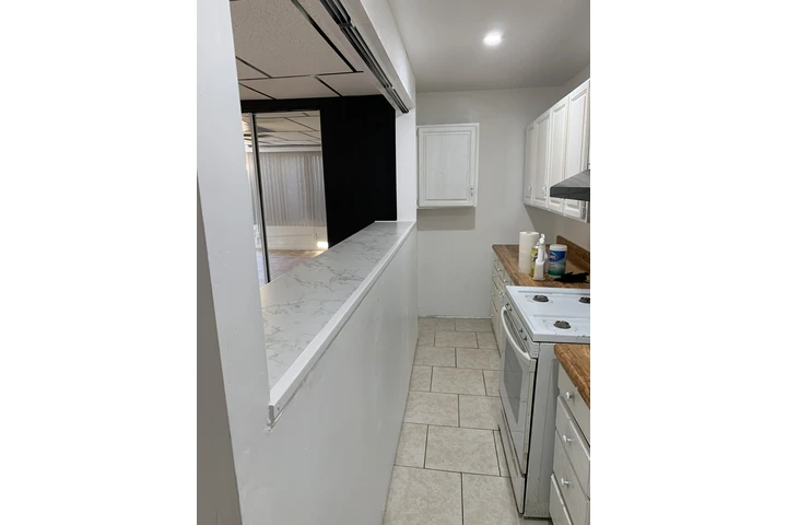 $1200 : Grande cuarto con cocina image 7