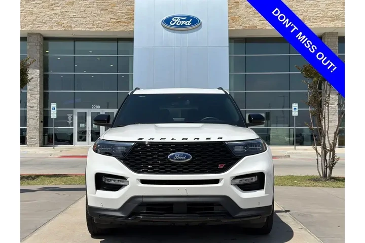 $39995 : Ford Explorer 2023 AWD ST 4d image 2