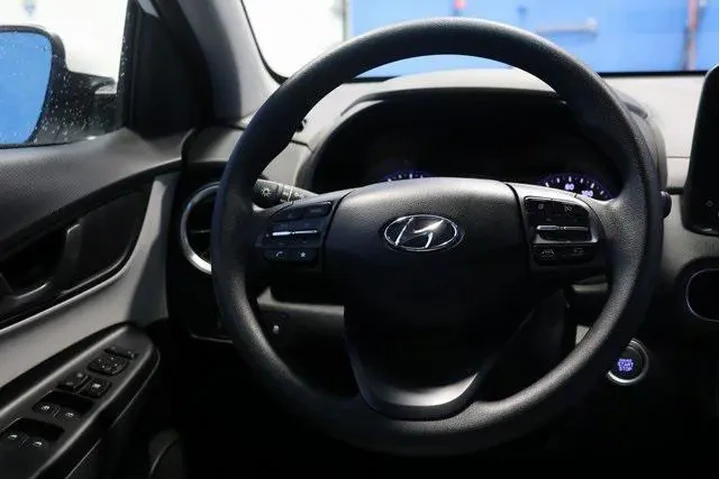 $20500 : Hyundai KONA 2023 AWD SEL 4d image 10