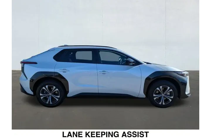 $24275 : Toyota bZ4X 2024 XLE 4dr Cro image 6