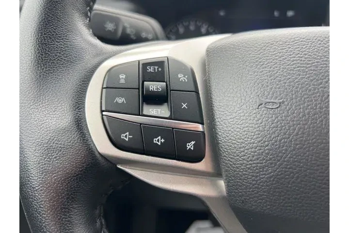 $29999 : Ford Explorer 2022 AWD XLT 4 image 9