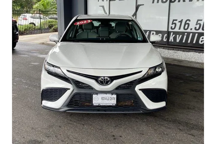 Toyota Camry 2023 AWD SE 4dr image 3