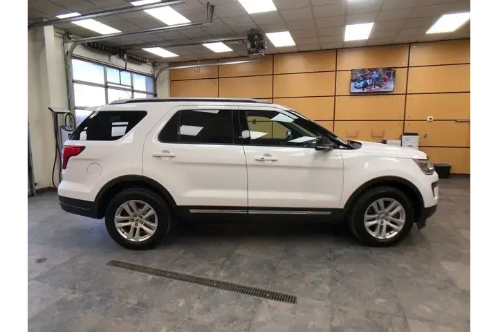 $14898 : Ford Explorer 2018 AWD XLT 4 image 8