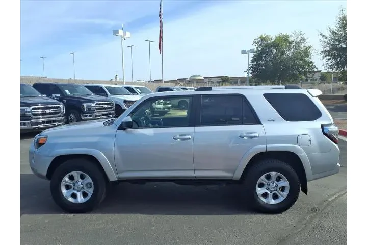 $38227 : Toyota 4Runner 2024 4x4 SR5 image 7