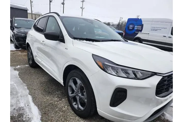 $22880 : Ford Escape 2023 AWD ST-Line image 10