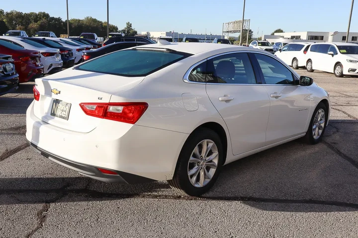 $16988 : 2024 Malibu LT image 4