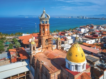 Puerto Vallarta atrae a muchos turistas cada año
