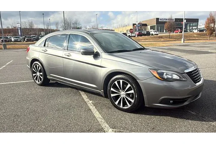 $8799 : Chrysler 200 2013 Limited 4d image 2