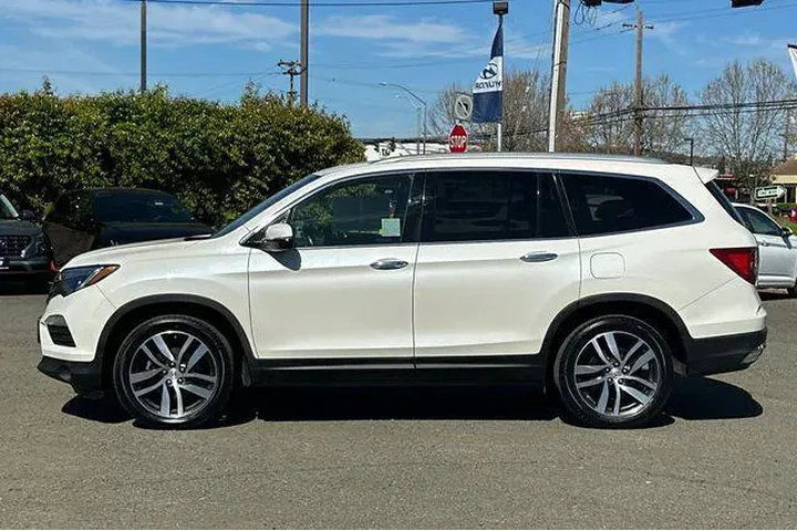 $17690 : Honda Pilot 2017 AWD Touring image 10